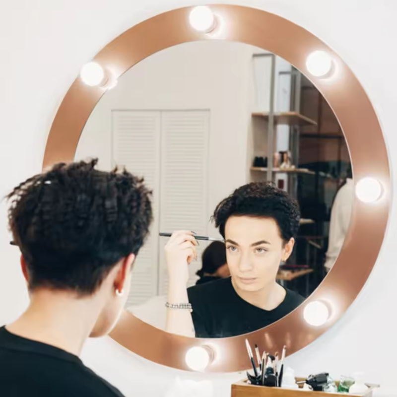 Dressing Table Vanity With Lighted Mirror - مصابيح LED لتجميل السيدات، إضاءة USB